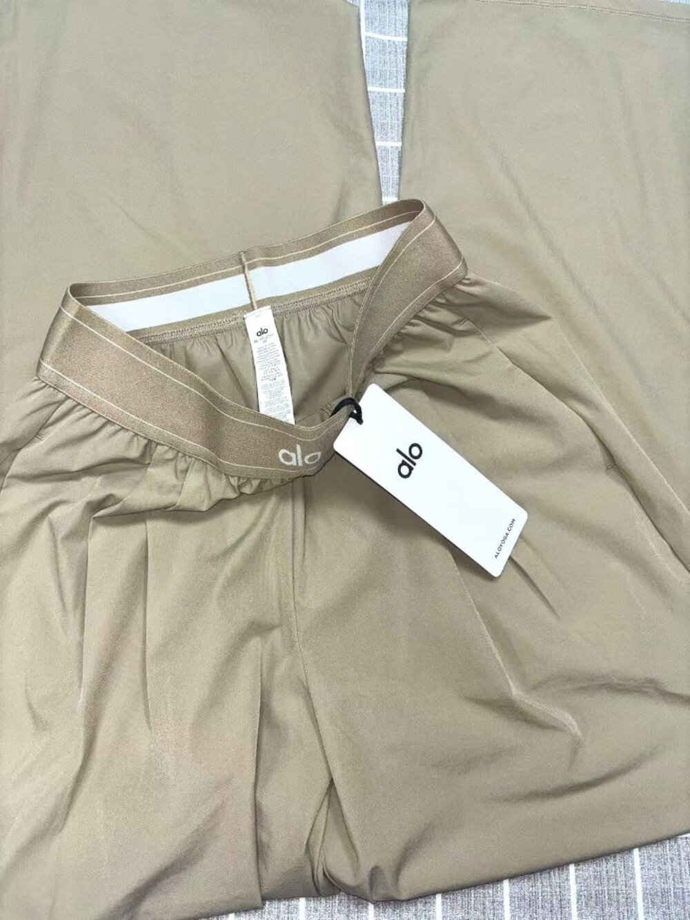 Alo Yoga Suit Up Trouser in Gravel size XS-S(Regular fit)30-inch inseam🌟 - Picture 4 of 8